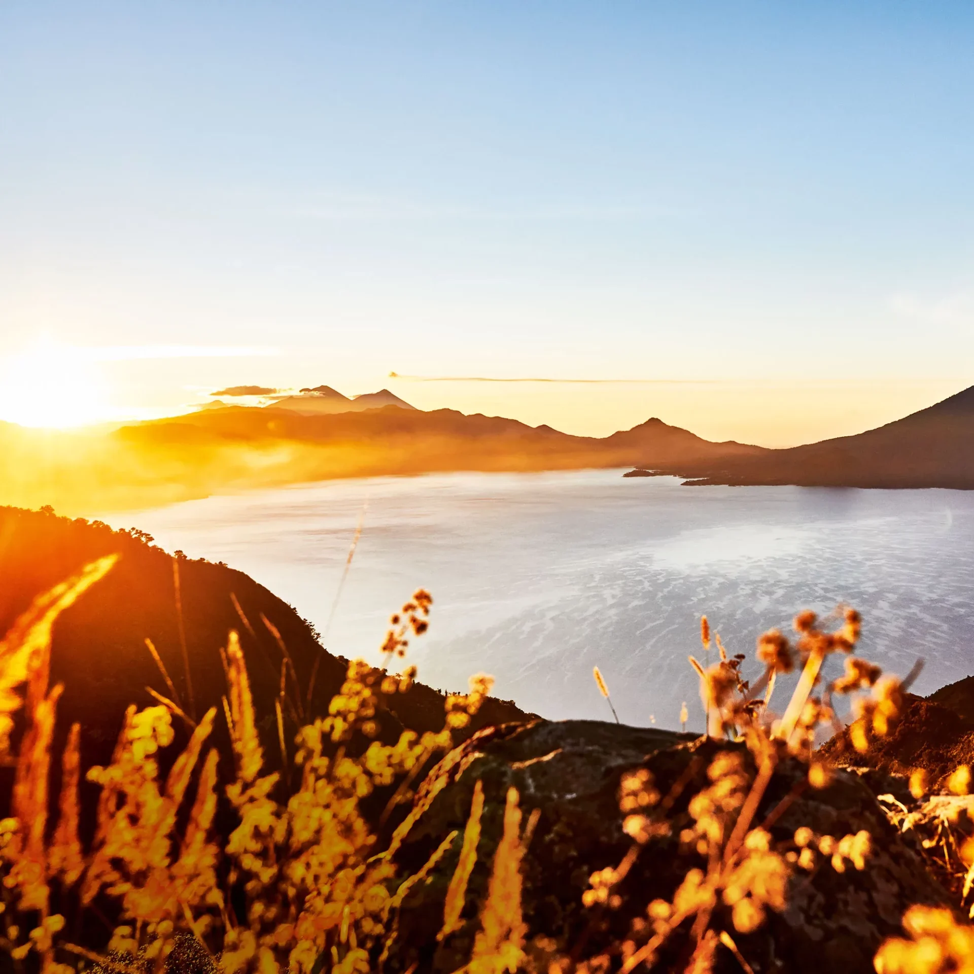 Guatemala Atitlan Camping View Am 055 May2020issue Julien 1 Scaled E1776317464442